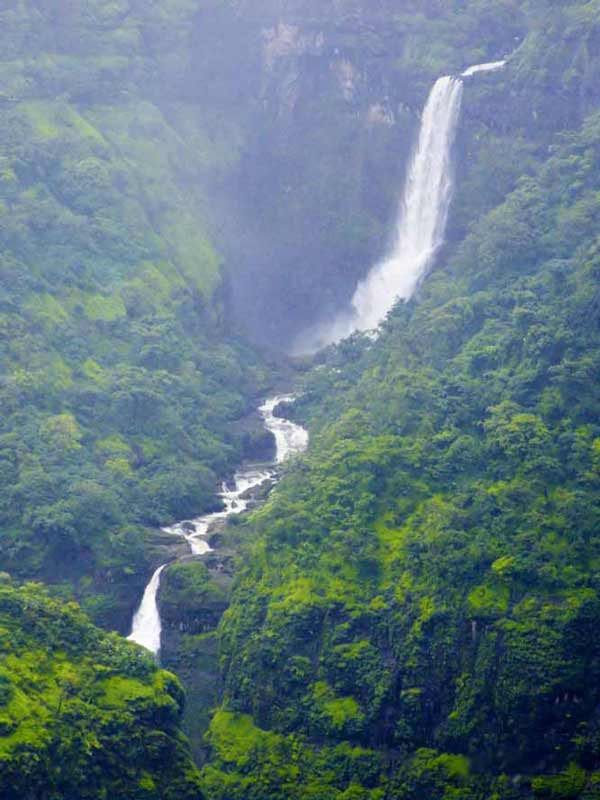 kune waterfall trek